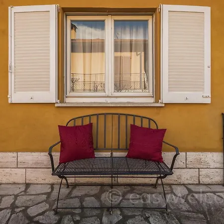 Apartment Secret Garden Liliad -